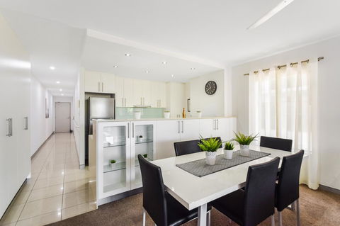 Redvue Holiday Apartments - Accommodation Daintree 4