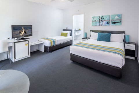 The Beach Motel Hervey Bay - Accommodation Daintree 2