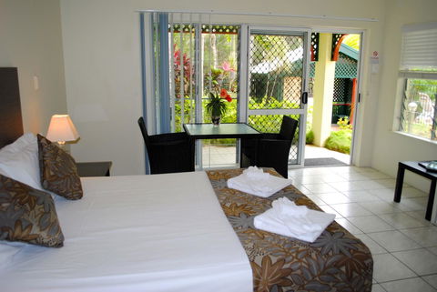 The Port Douglas Queenslander - Accommodation Daintree 42