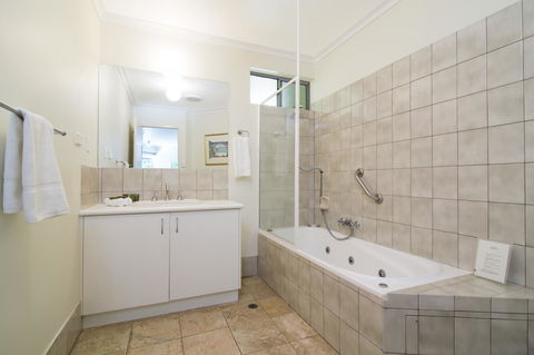 The Port Douglas Queenslander - Accommodation Daintree 13