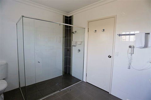 Drovers Motor Inn - Accommodation Daintree 2