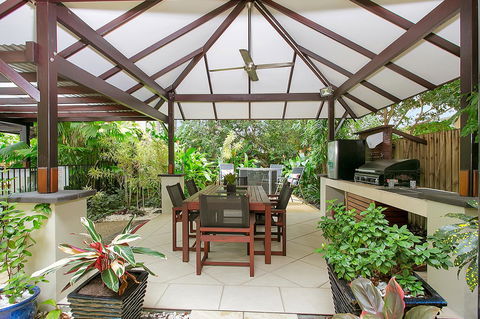 Sea Point On Trinity Beach - Accommodation Daintree 26