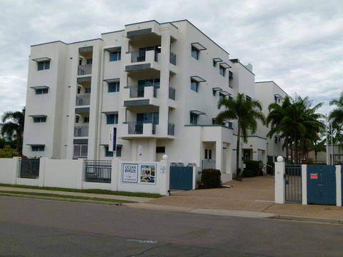 Madison Ocean Breeze Apartments - Accommodation Daintree 2