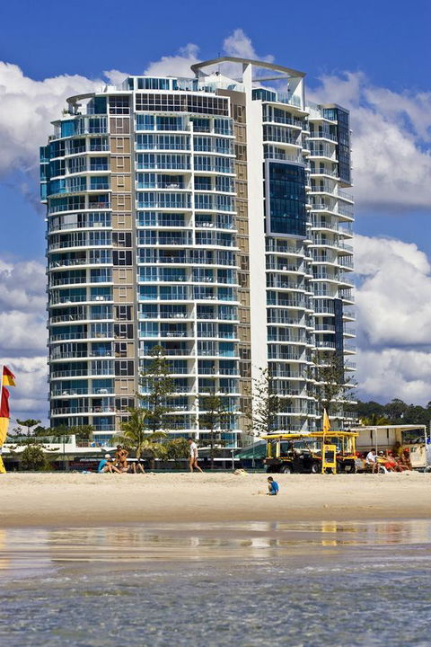 Reflections Tower Two - Accommodation Daintree 4