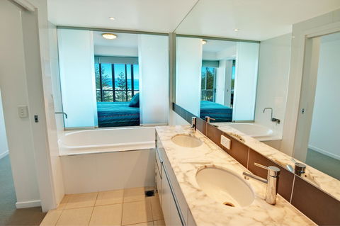 Reflections Tower Two - Accommodation Daintree 14