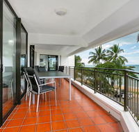 Roydon Beachfront Apartments - Accommodation Daintree