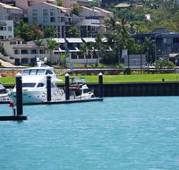 Airlie Seaview Apartments - Accommodation Daintree