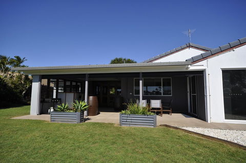 Bribie Island Canal Holiday Destination! - Accommodation Daintree 14