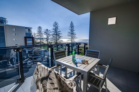 Iconic Kirra Beach Resort - Accommodation Daintree 13