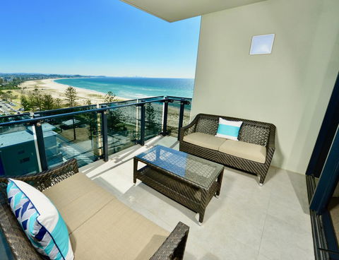Iconic Kirra Beach Resort - Accommodation Daintree 5