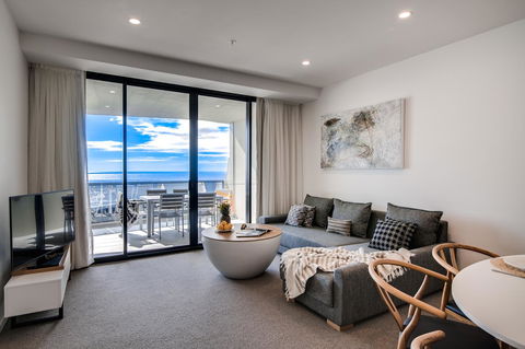 Iconic Kirra Beach Resort - Accommodation Daintree 36