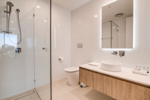 Iconic Kirra Beach Resort - Accommodation Daintree 2
