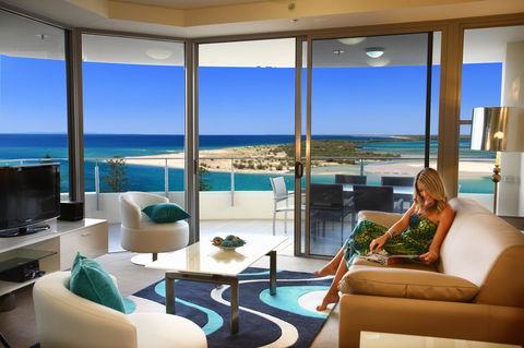Monaco Caloundra - Accommodation Daintree 32