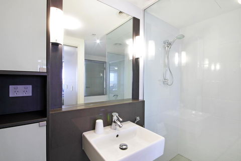 Monaco Caloundra - Accommodation Daintree 24