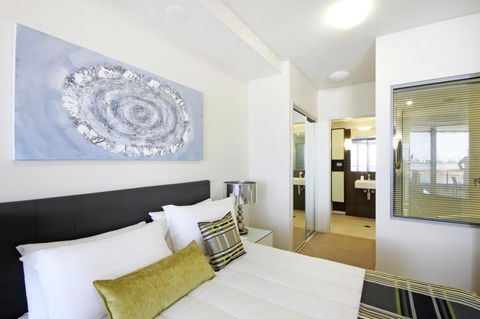 Monaco Caloundra - Accommodation Daintree 28