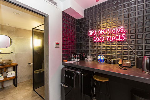 The Pink Hotel Coolangatta - Accommodation Daintree 15