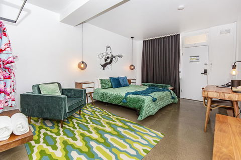 The Pink Hotel Coolangatta - Accommodation Daintree 28