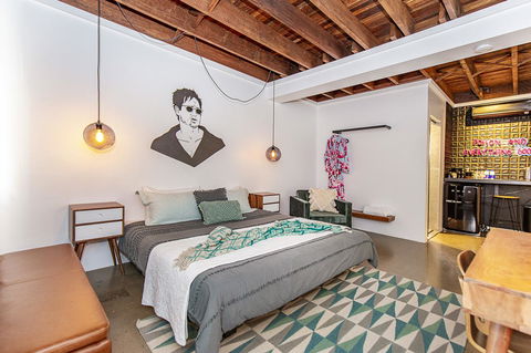 The Pink Hotel Coolangatta - Accommodation Daintree 24