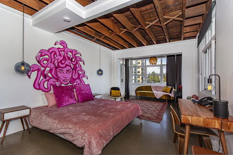 The Pink Hotel Coolangatta - Accommodation Daintree 33
