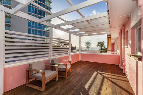 The Pink Hotel Coolangatta - Accommodation Daintree 30