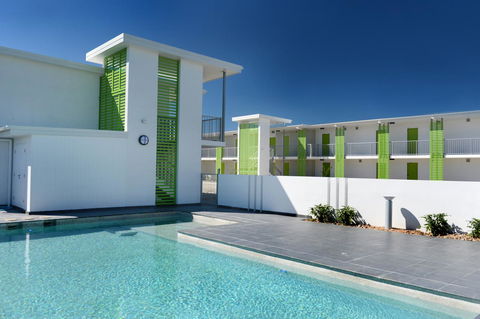 Mackay Oceanside Central Hotel Official - Accommodation Daintree 0