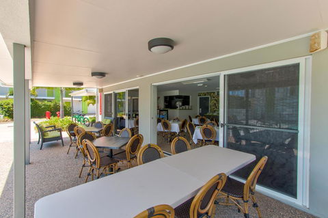 Mackay Oceanside Central Hotel Official - Accommodation Daintree 15