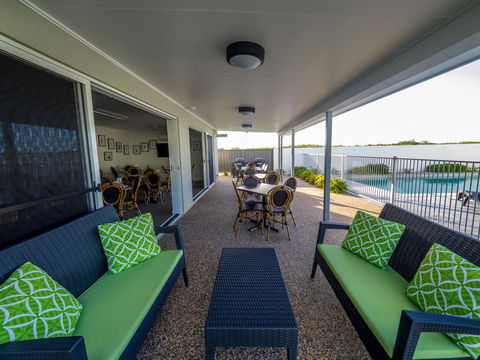 Mackay Oceanside Central Hotel Official - Accommodation Daintree 32