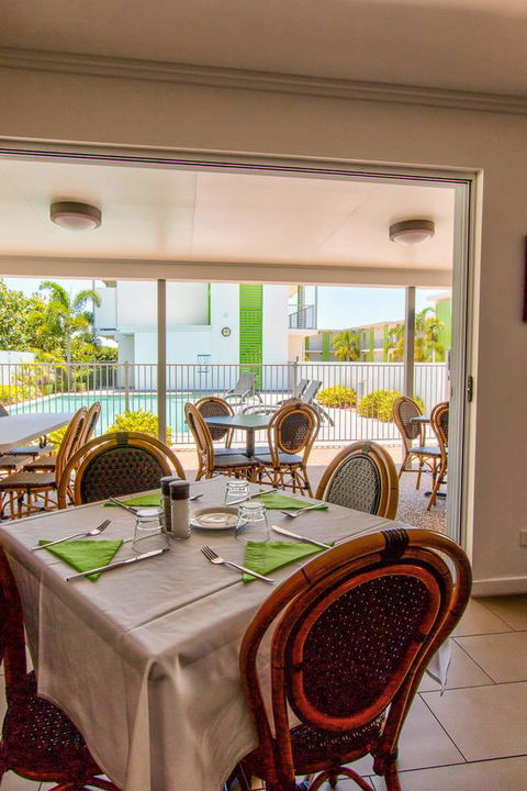 Mackay Oceanside Central Hotel Official - Accommodation Daintree 6