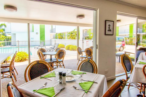 Mackay Oceanside Central Hotel Official - Accommodation Daintree 4