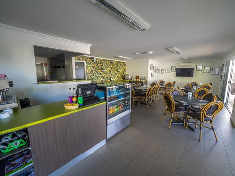 Mackay Oceanside Central Hotel Official - Accommodation Daintree 31