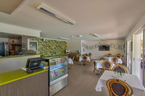 Mackay Oceanside Central Hotel Official - Accommodation Daintree 14