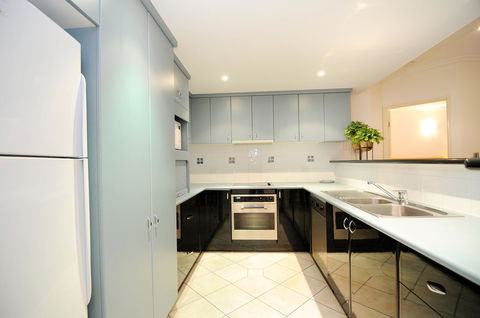 Oasis At Palm Cove - Accommodation Daintree 9