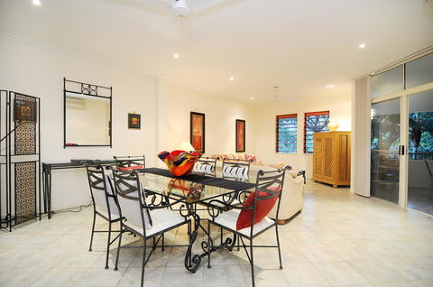 Oasis At Palm Cove - Accommodation Daintree 16