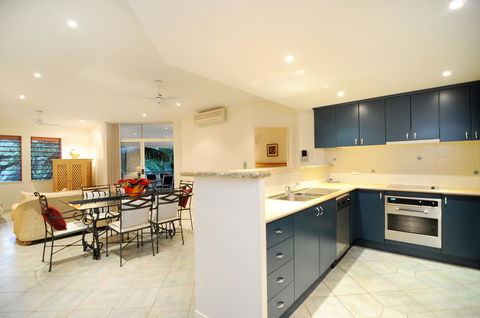 Oasis At Palm Cove - Accommodation Daintree 12