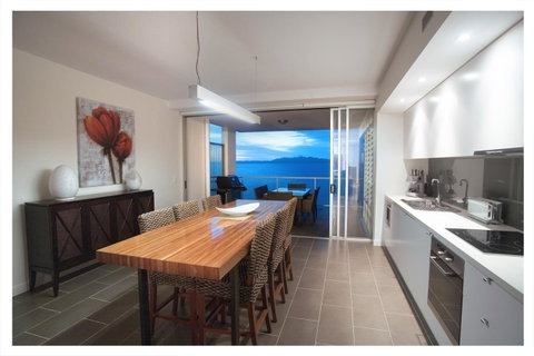 1 Bright Point Apartment 5201 - Accommodation Daintree 3