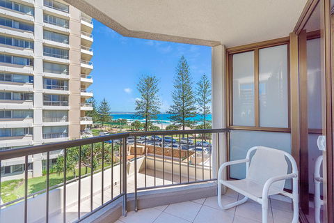 Columbia Beachfront Apartments On Rainbow Bay - Accommodation Daintree 14