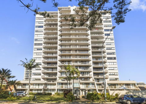 Columbia Beachfront Apartments On Rainbow Bay - Accommodation Daintree 4
