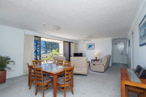 Columbia Beachfront Apartments On Rainbow Bay - Accommodation Daintree 13