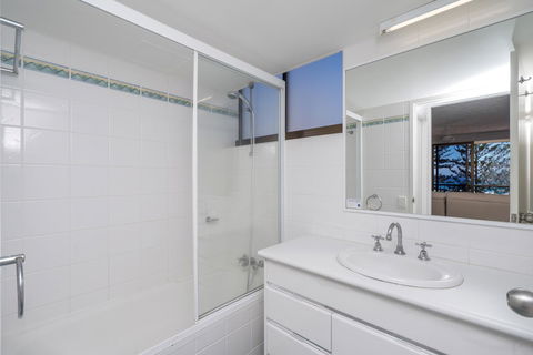 Columbia Beachfront Apartments On Rainbow Bay - Accommodation Daintree 9