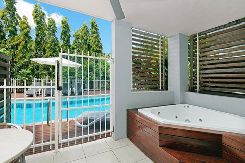 Mantra Aqueous On Port - Accommodation Daintree 7