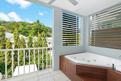 Mantra Aqueous On Port - Accommodation Daintree 25