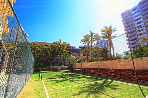 Seacrest Beachfront Apartments Surfers Paradise - Accommodation Daintree 16