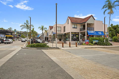 Montipora Unit 3 - In The Heart Of Airlie, Wi-fi And Netflix - Accommodation Daintree 12
