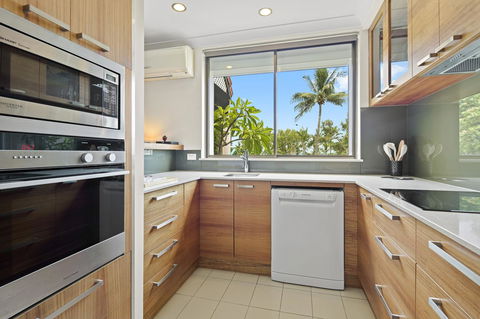 Montipora Unit 3 - In The Heart Of Airlie, Wi-fi And Netflix - Accommodation Daintree 4