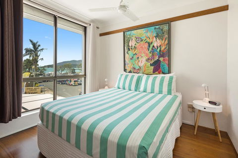 Montipora Unit 3 - In The Heart Of Airlie, Wi-fi And Netflix - Accommodation Daintree 6