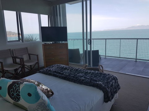 Penthouse On Bright Point - Accommodation Daintree 7