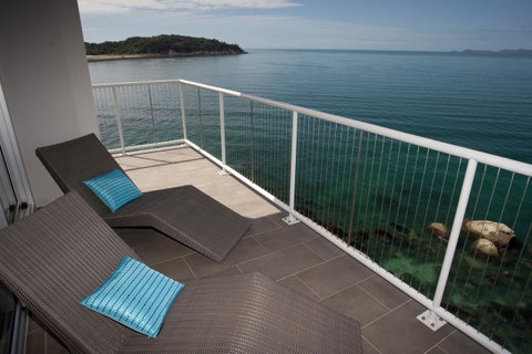 Penthouse On Bright Point - Accommodation Daintree 15