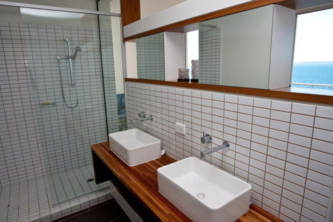 Penthouse On Bright Point - Accommodation Daintree 14