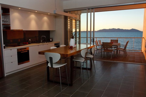 Penthouse On Bright Point - Accommodation Daintree 12