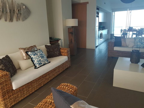 Penthouse On Bright Point - Accommodation Daintree 4